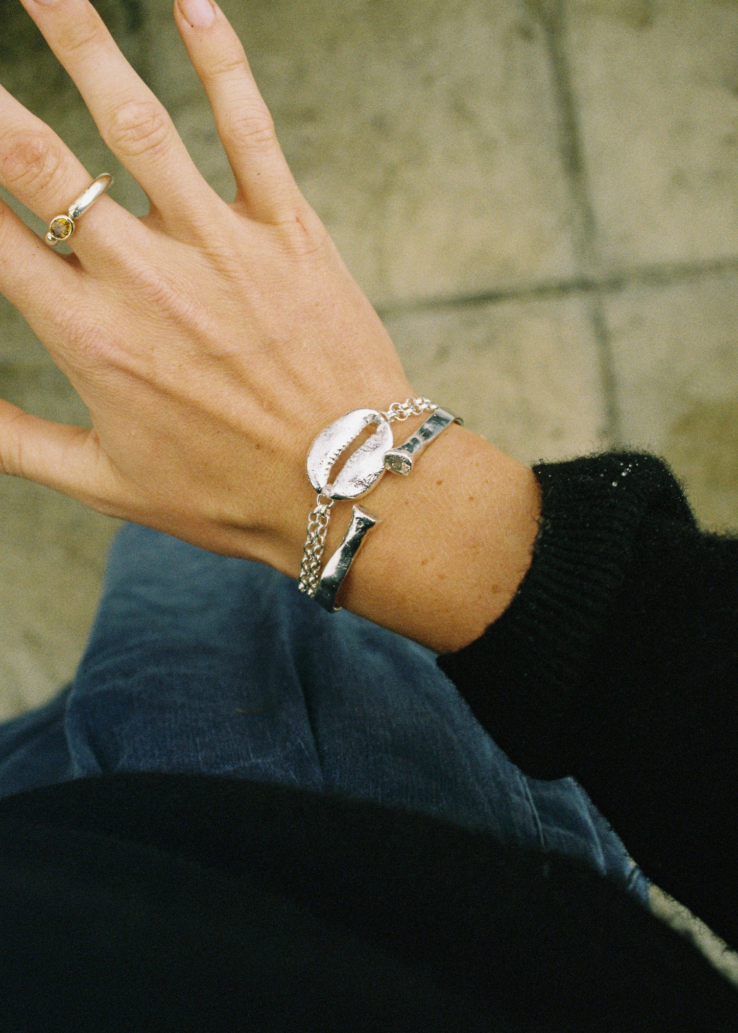 Solid Cowrie Bracelet